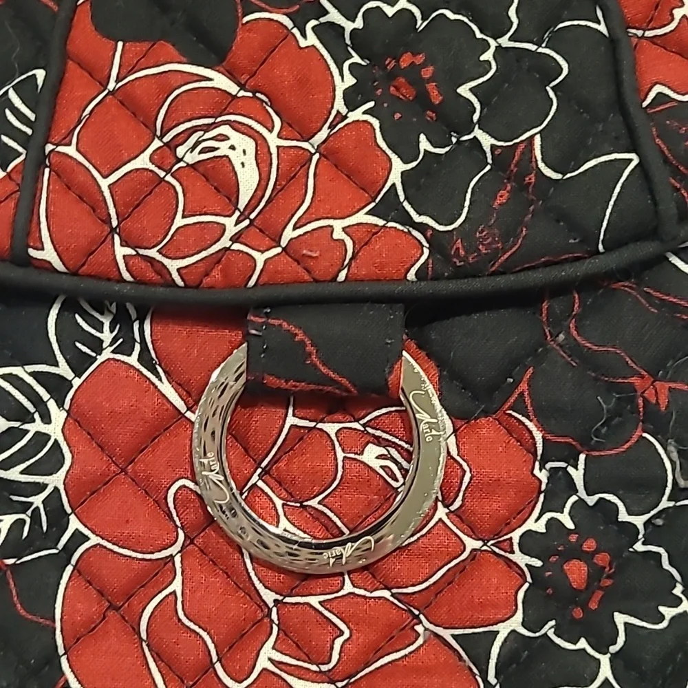 Vera Bradley Red black and white floral patterned shoulder bag - Picture 2 of 5
